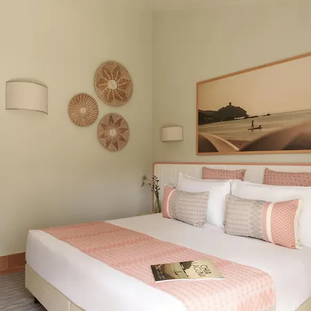 منتجع The Village Laguna Sardinia 4*