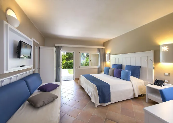 Курортный комплекс The Village Laguna Sardinia Киа